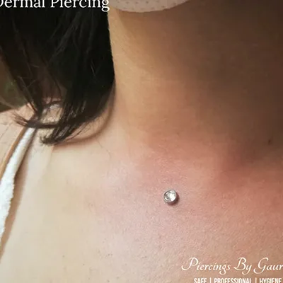 tummy piercing